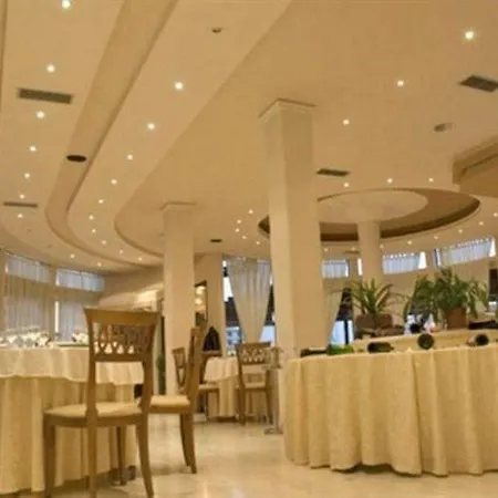 酒店 Akropoli Kryemëdhej