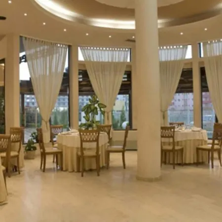 Akropoli Hotel 3*