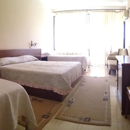 Akropoli Hotel Kryemëdhej