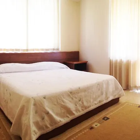 Akropoli Hotell Kryemëdhej