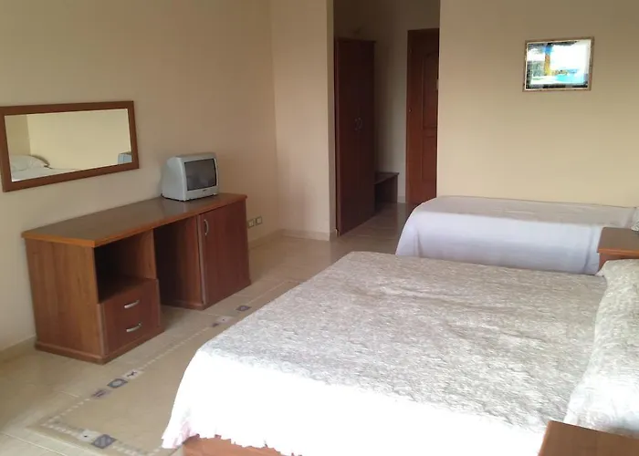 Akropoli Hotel Kryemëdhej